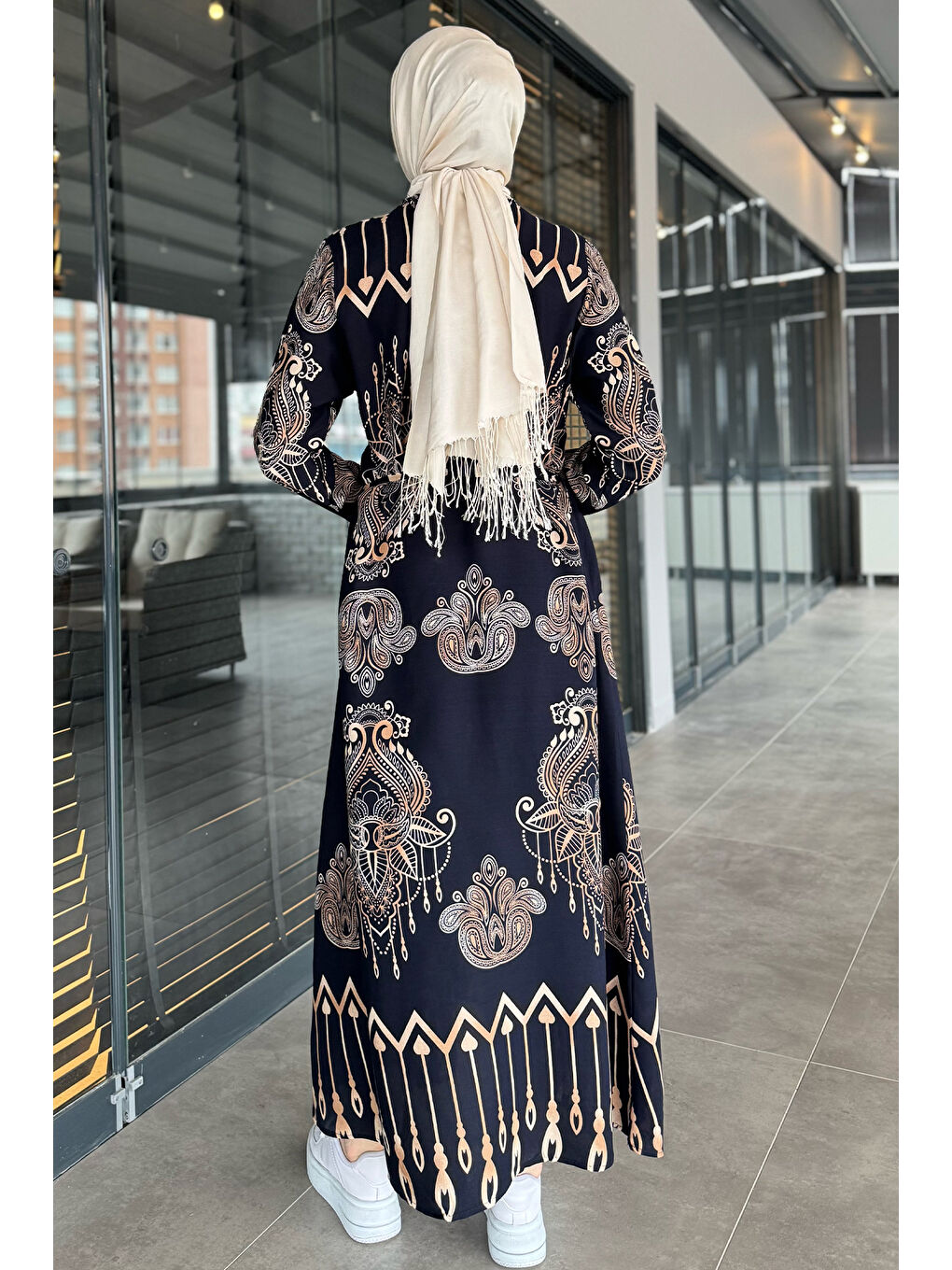 Lacivert Kendinden Desenli Bel Bağlamalı Tesettür Elbise-7