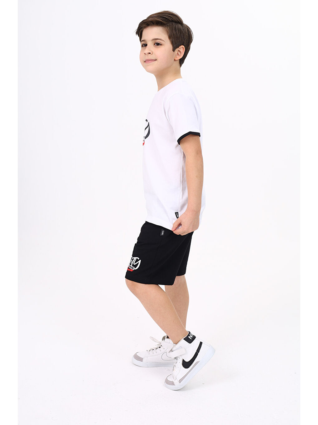Beyaz Erkek Çocuk Baskılı Şortlu Takım-2