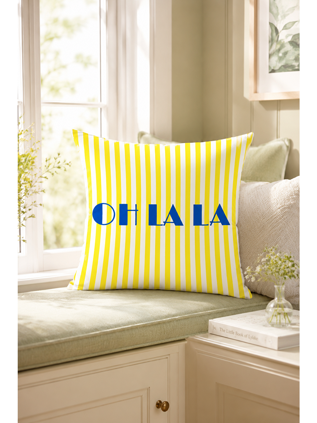Beyaz Oh La La Sarı Çizgili Yazı Baskılı Dekoratif Kırlent Kılıfı Yazlık Dekor 43x43 Cm-1