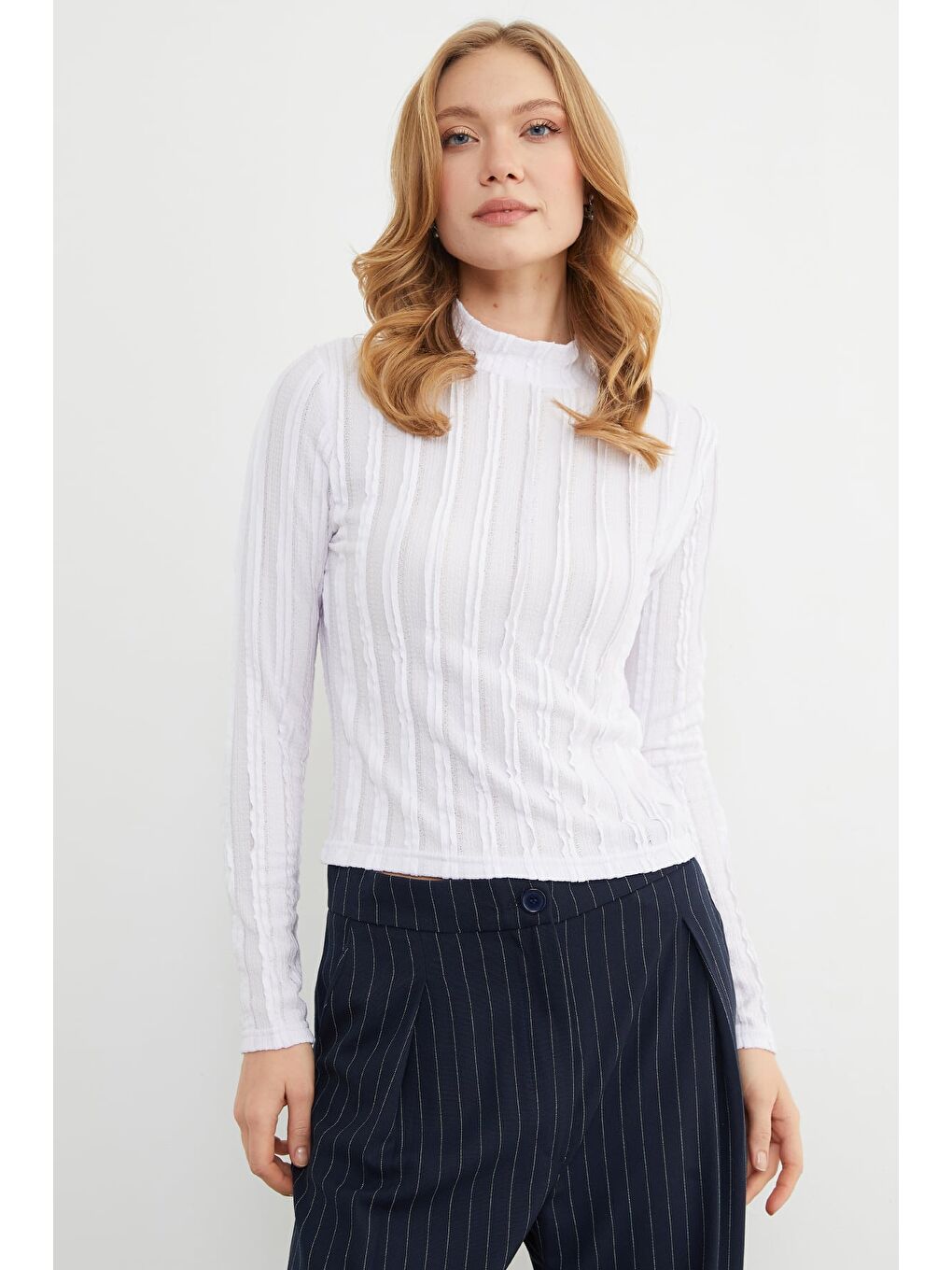 Beyaz Krep Kumaş Dik Yaka Bluz-1