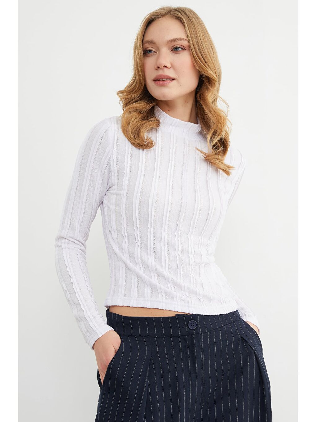 Beyaz Krep Kumaş Dik Yaka Bluz-3