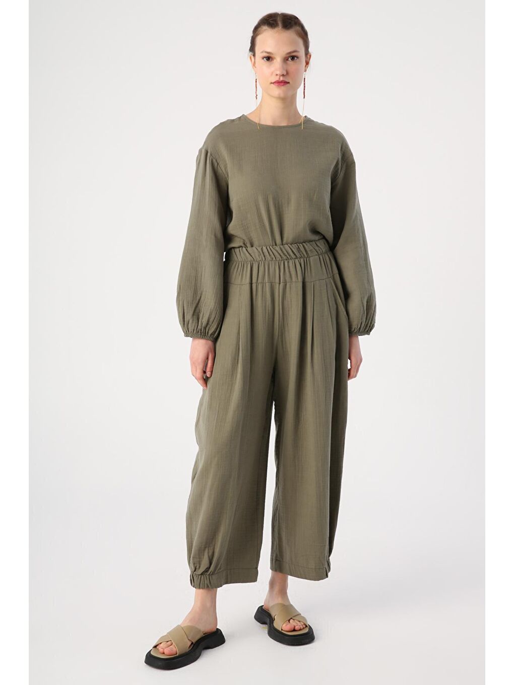 Haki Pileli Geniş Paçalı Lastikli Şalvar Pantolon-1