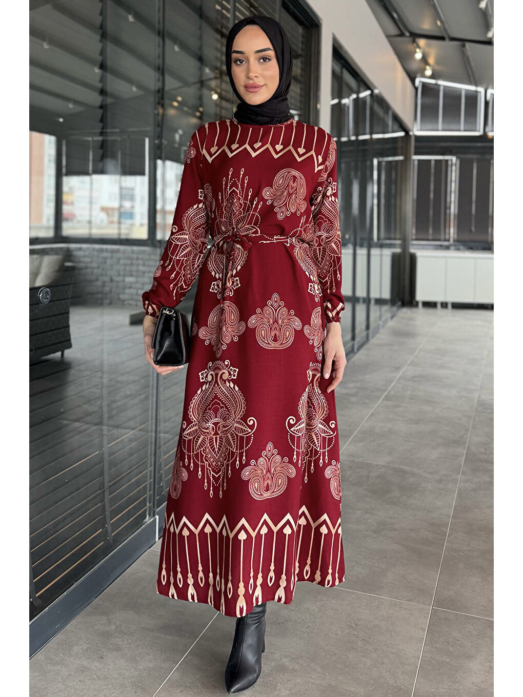 Bordo Kendinden Desenli Bel Bağlamalı Tesettür Elbise-1