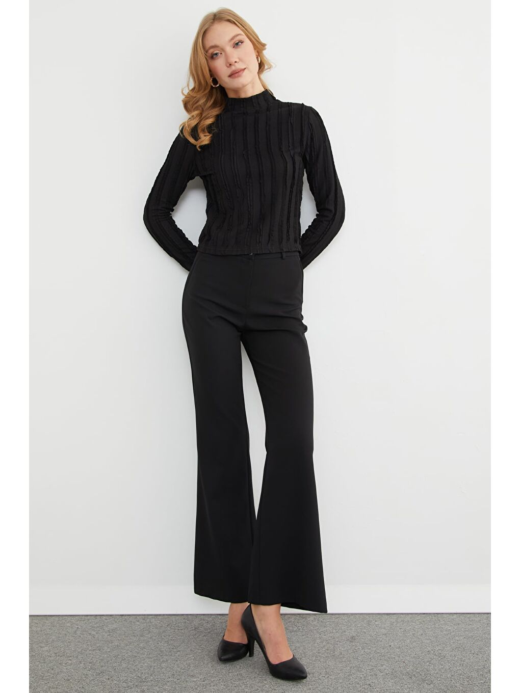 Siyah Krep Kumaş Dik Yaka Bluz-1