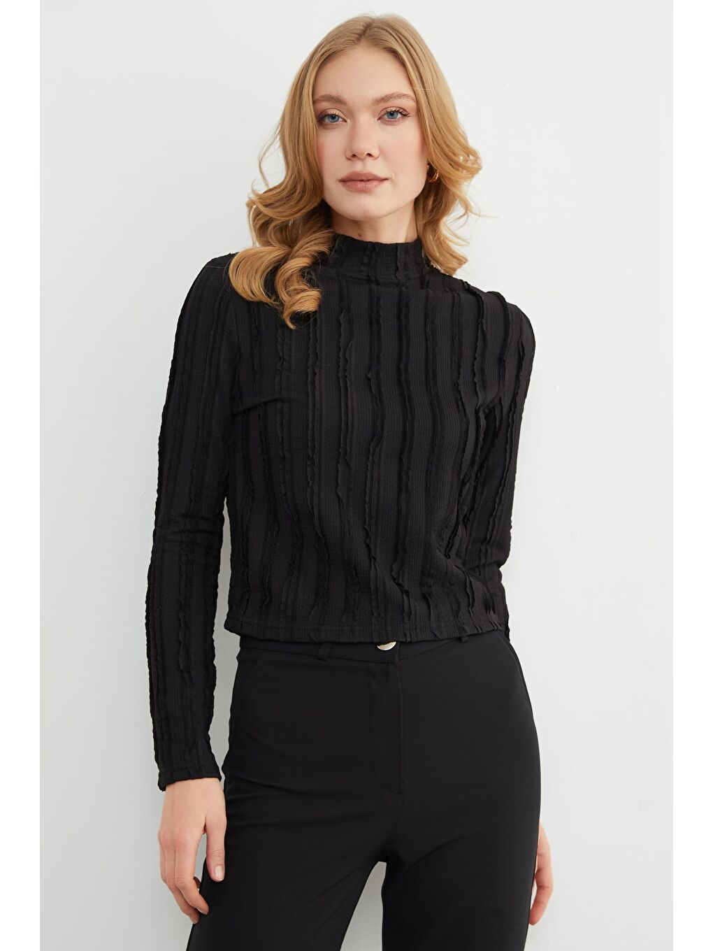 Siyah Krep Kumaş Dik Yaka Bluz-2