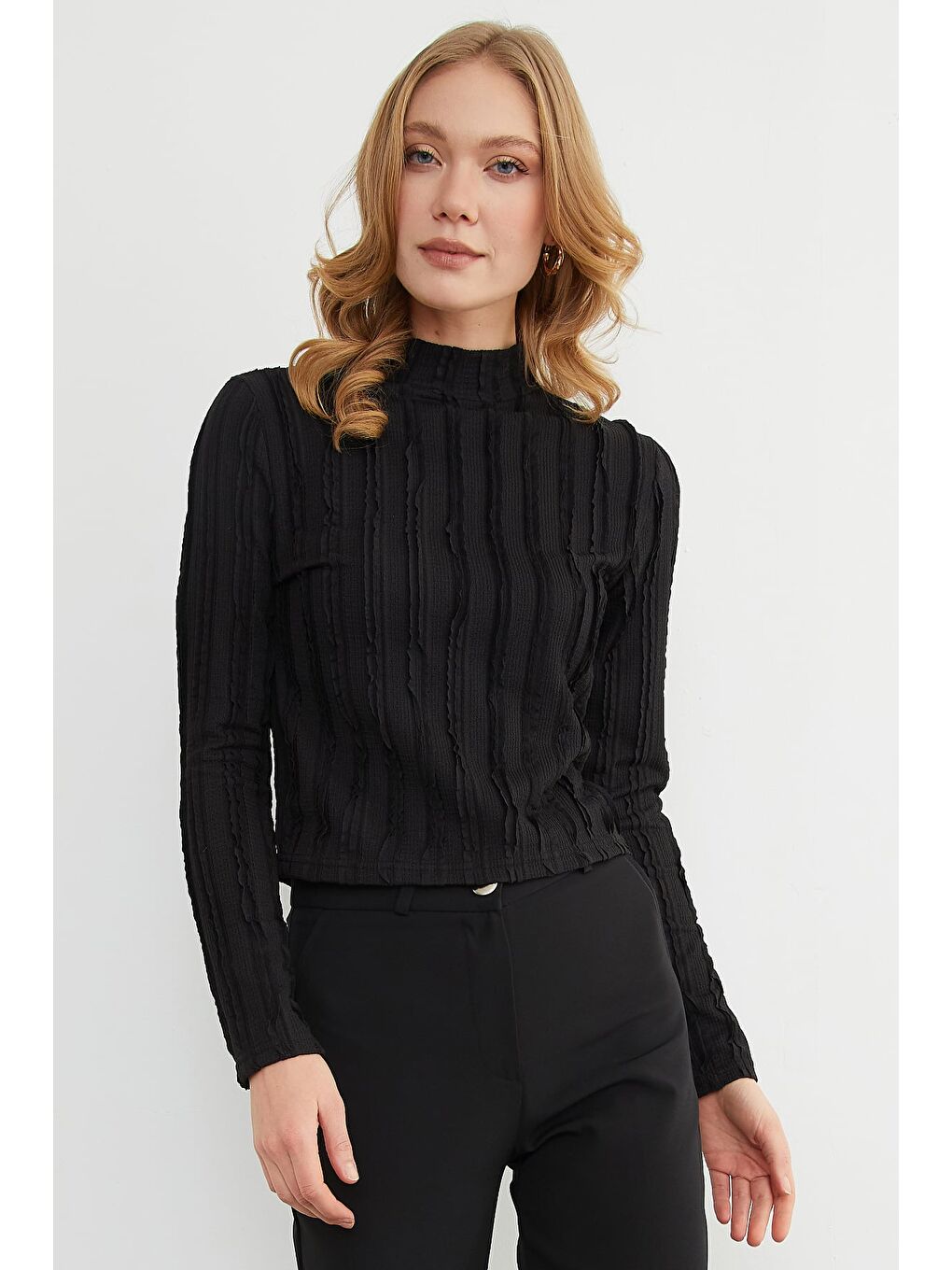 Siyah Krep Kumaş Dik Yaka Bluz-3