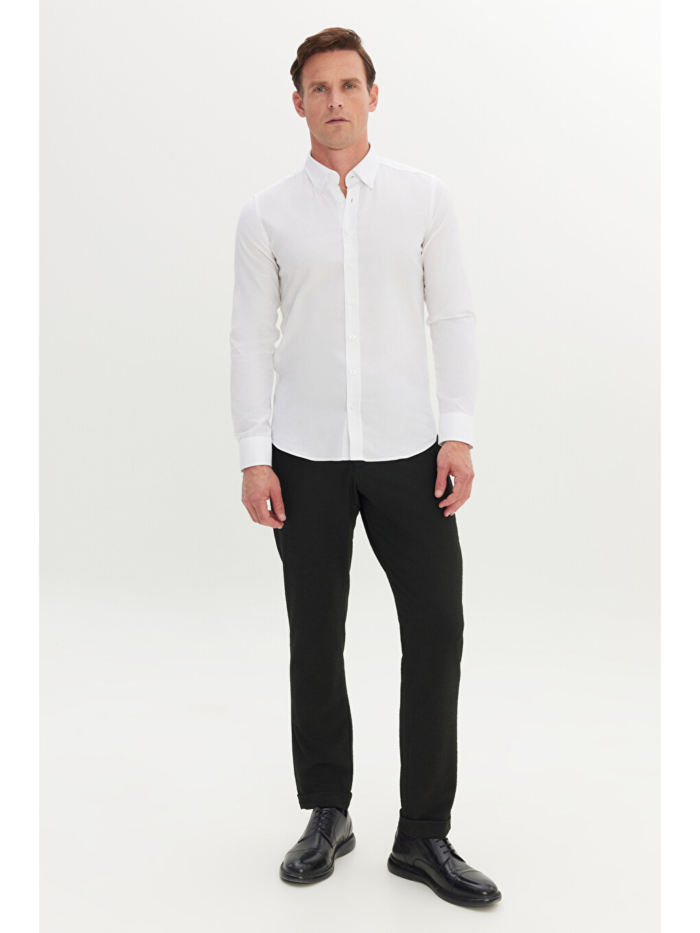 Erkek Beyaz %100 Pamuk Slim Fit Dar Kesim Düğmeli Yaka Oxford Gömlek-1