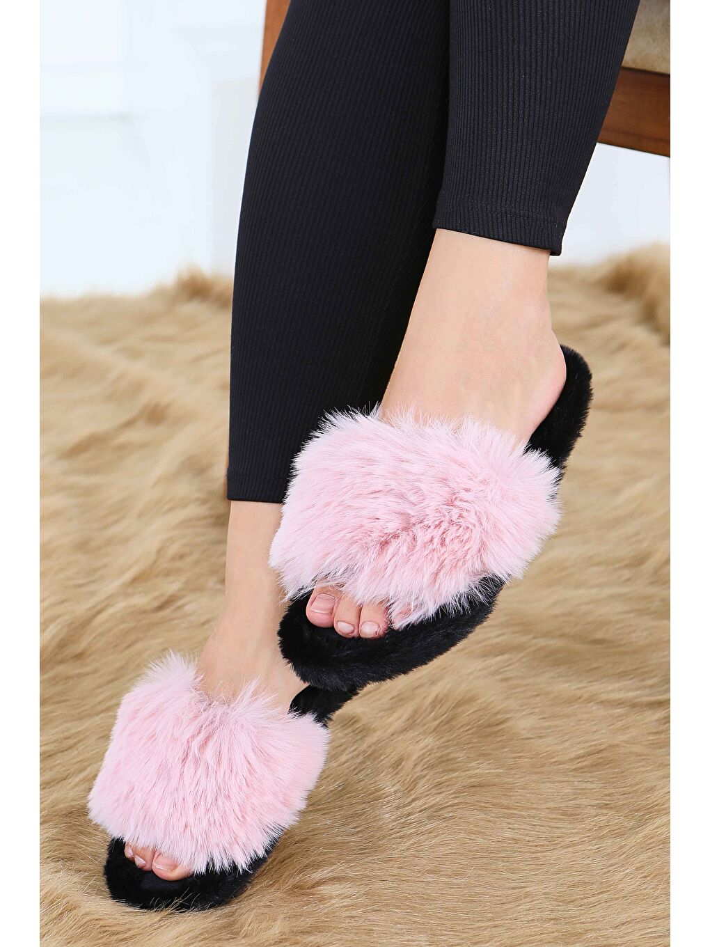 Kadın Pembe Ponponlu Ev Terliği - 27782-PEMBE-1