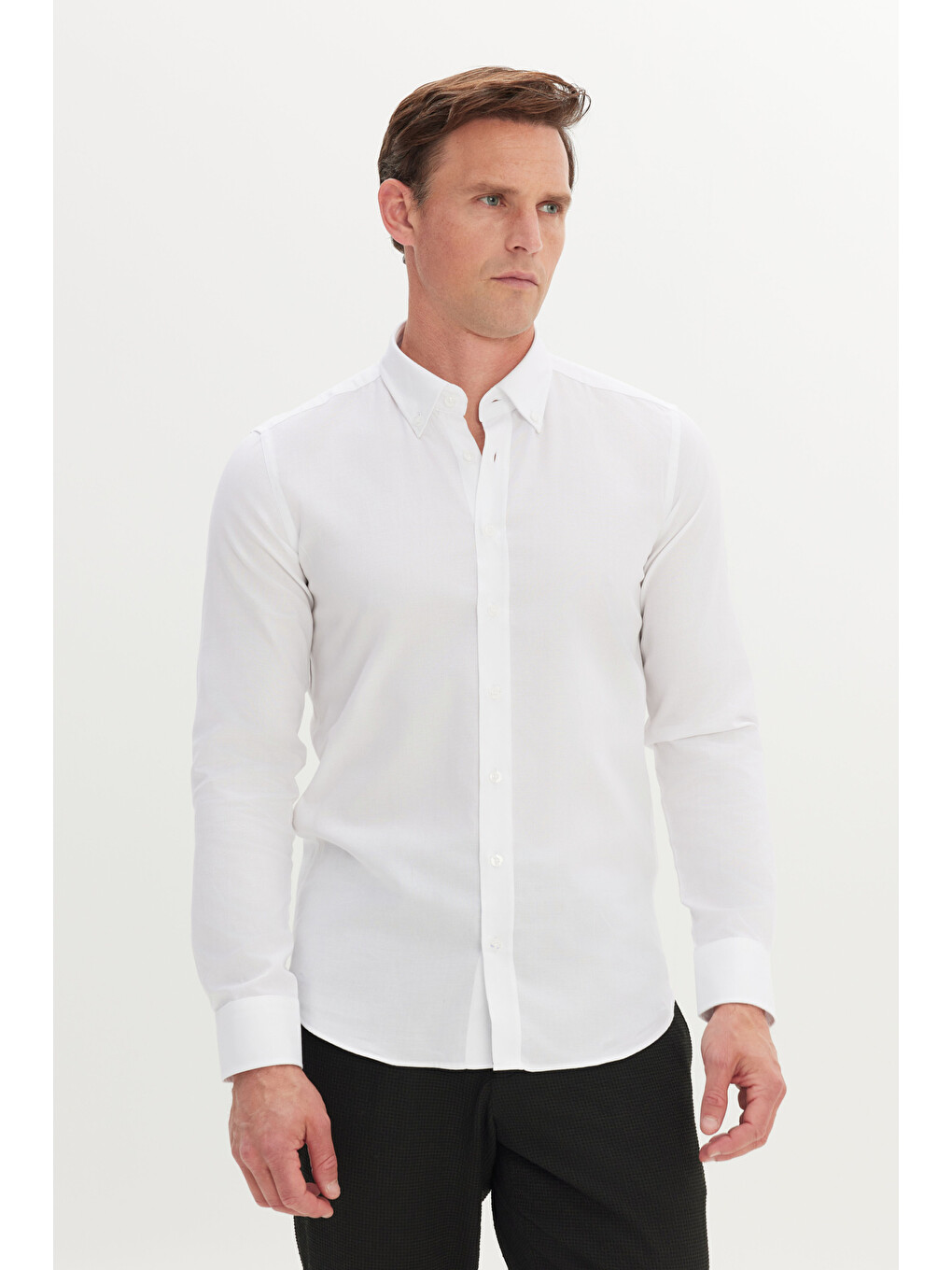 Erkek Beyaz %100 Pamuk Slim Fit Dar Kesim Düğmeli Yaka Oxford Gömlek-2