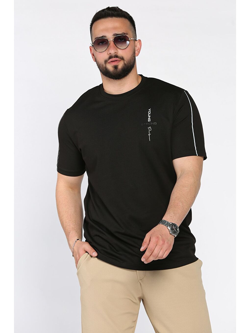 Siyah Erkek Bisiklet Yaka Baskılı Şerit Detaylı Tişört