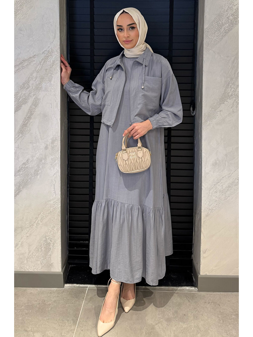 Gri Etek Ucu Fırfırlı Bel Lastikli Hırka Kombinli Tesettür Elbise