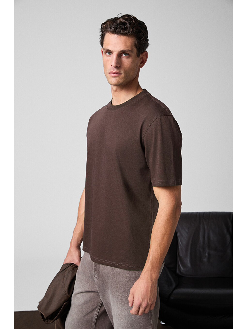 Kahverengi Solo Erkek %100 Organik Pamuklu Kalın Dokulu Comfort Fit Bisiklet Yakalı KAHVERENGİ T-Shirt-4