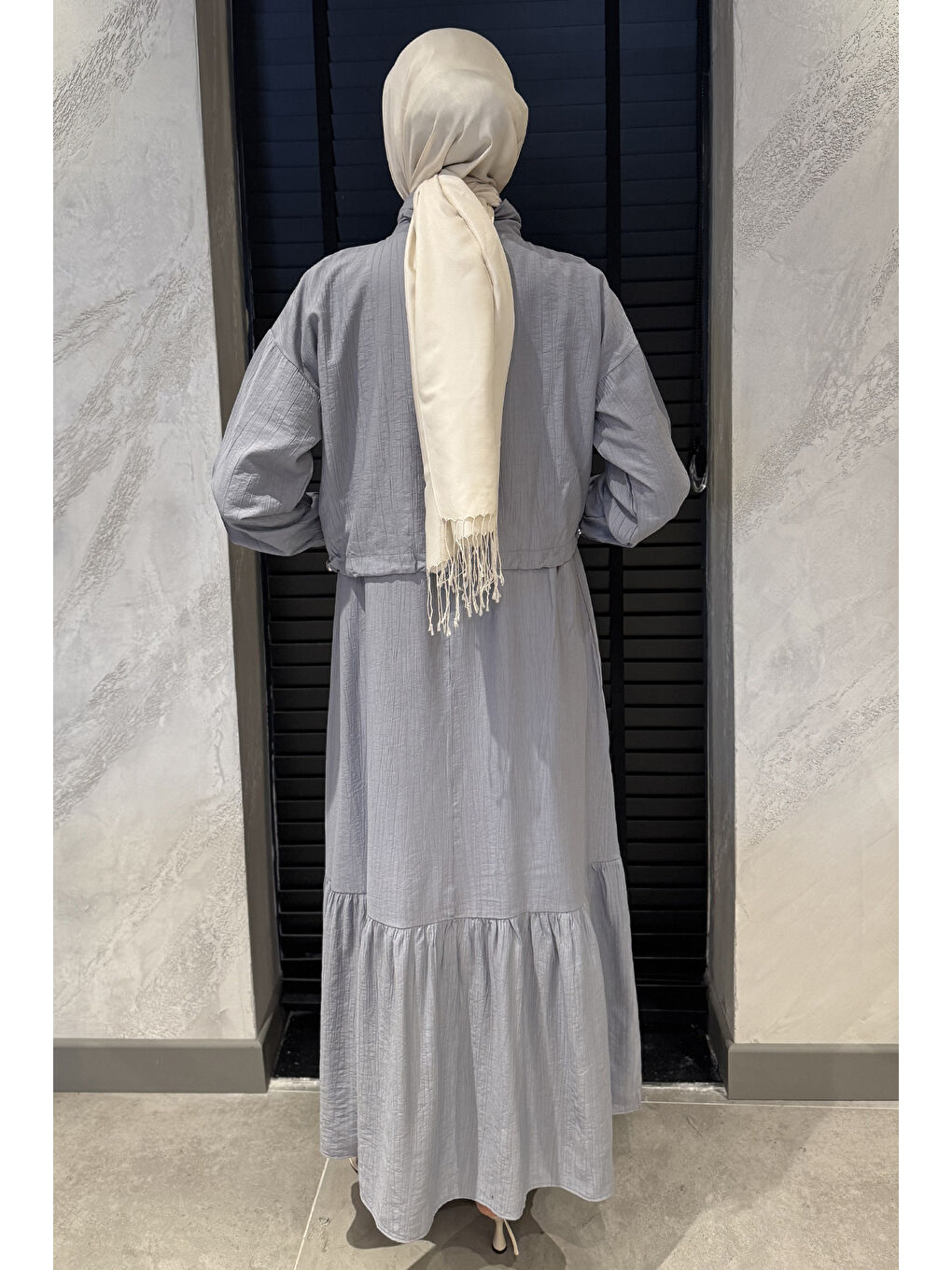 Gri Etek Ucu Fırfırlı Bel Lastikli Hırka Kombinli Tesettür Elbise-6
