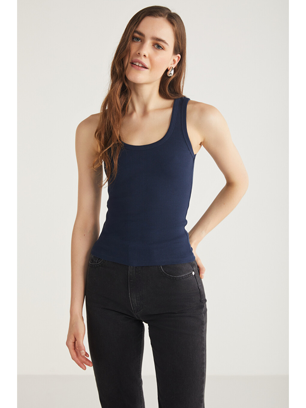 Lıllesol Kadın Fitilli Görünümlü Slim Fit Vücuda Oturan Havuz Yakalı Pamuklu Basic Lacivert Atlet