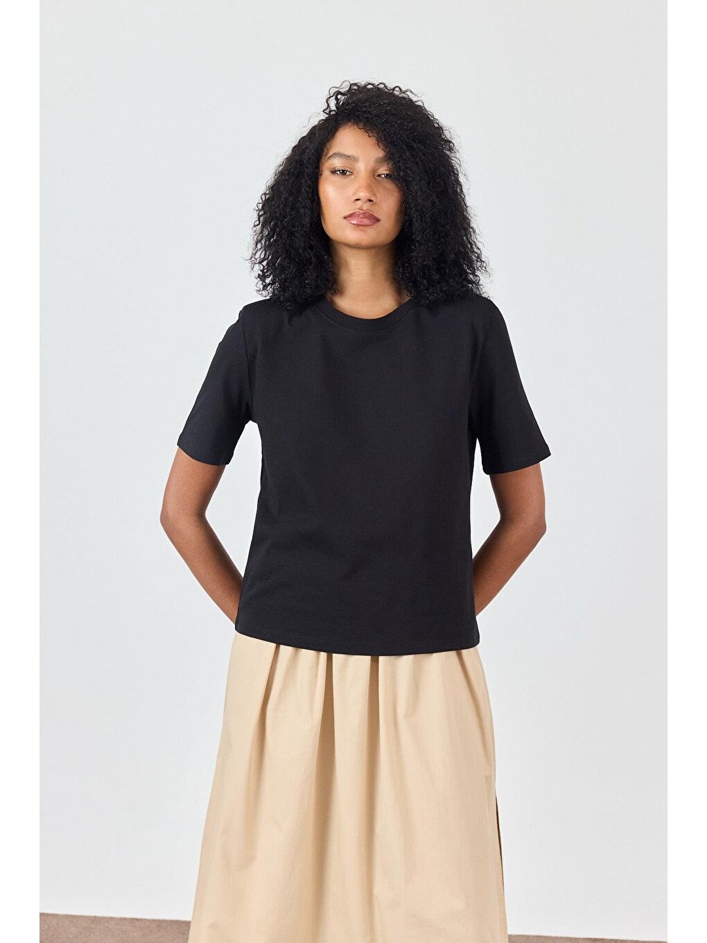 Siyah Vatkalı T-Shirt-1