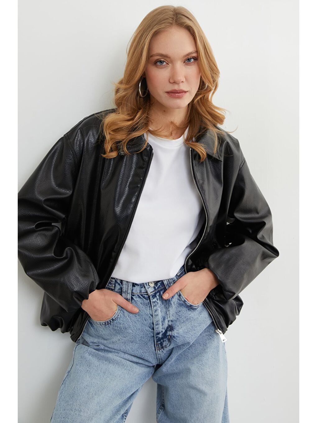 Siyah Fermuarlı Cepli Polo Yaka Bomber Suni Deri Ceket