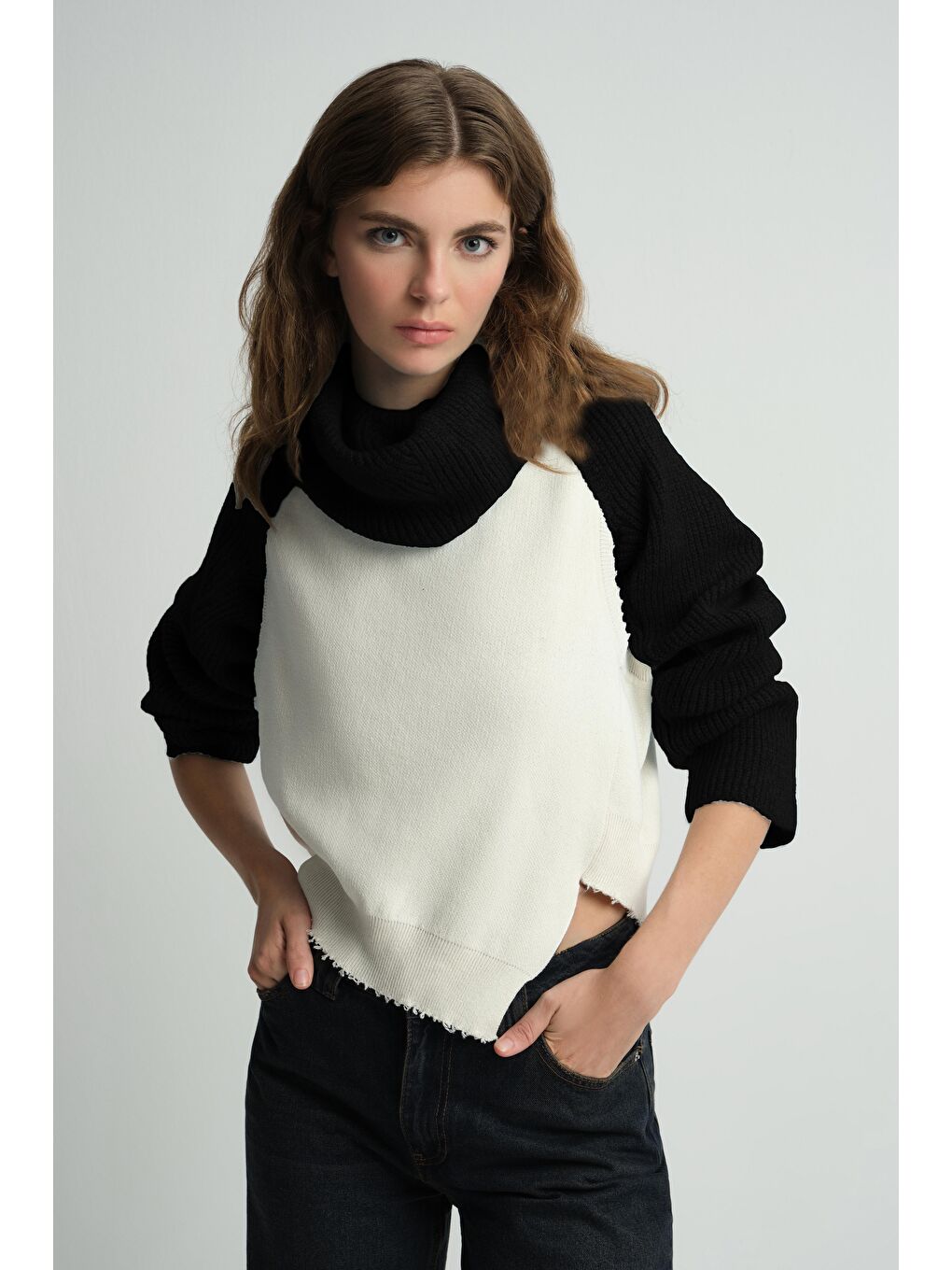 Siyah Triko Boyunluklu Bolero Takım-1