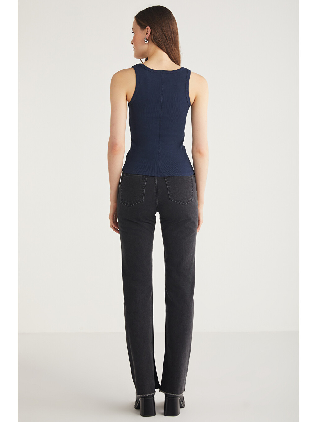 Lıllesol Kadın Fitilli Görünümlü Slim Fit Vücuda Oturan Havuz Yakalı Pamuklu Basic Lacivert Atlet-4