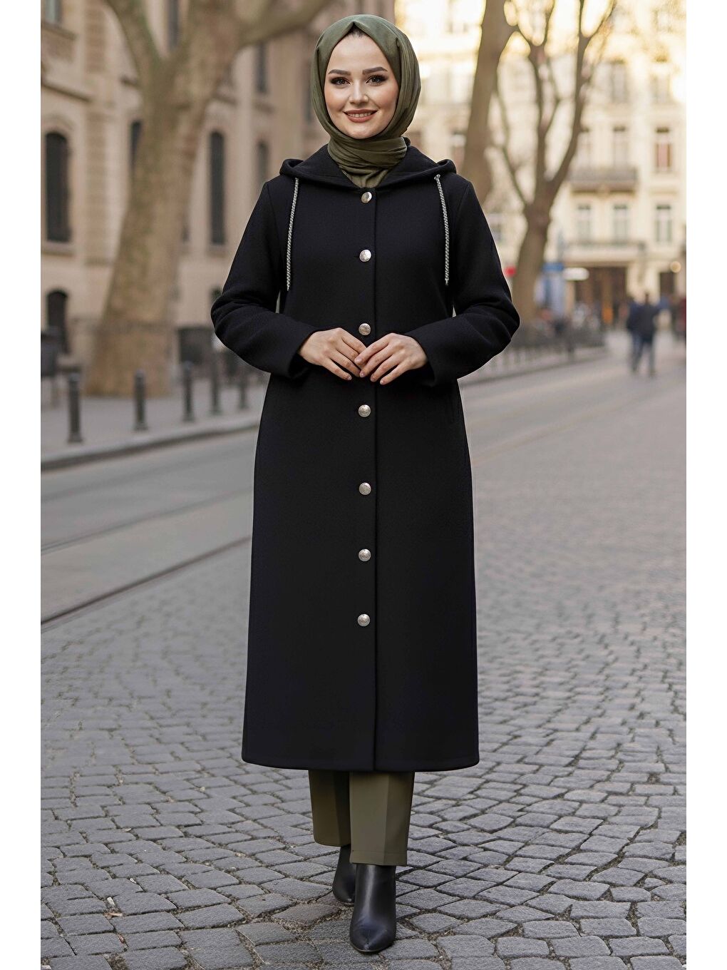 Düğmeli Zincir Detaylı Kaşe Kaban Siyah - 28040-SIYAH