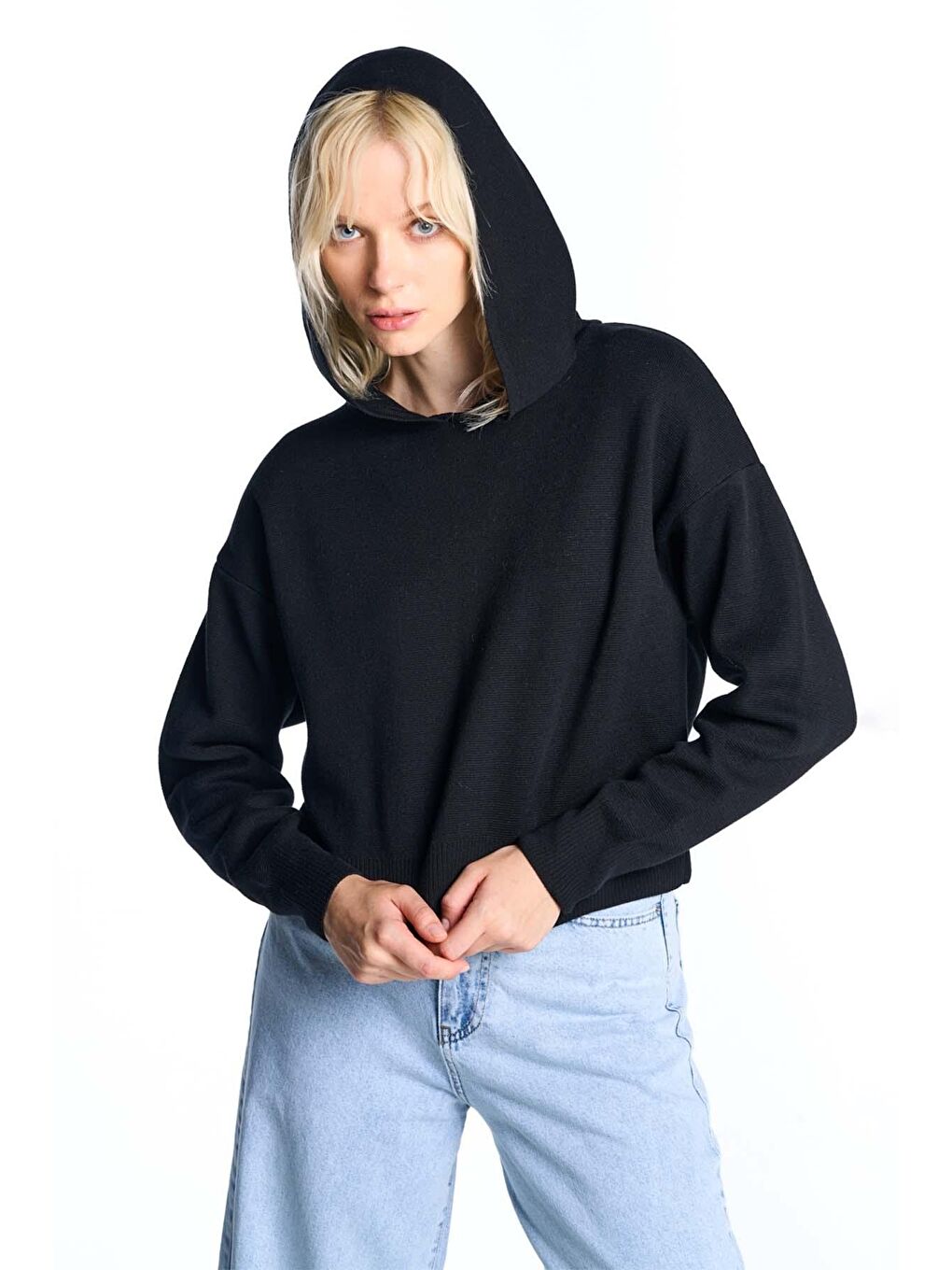 Siyah Kapüşonlu Triko Sweatshirt