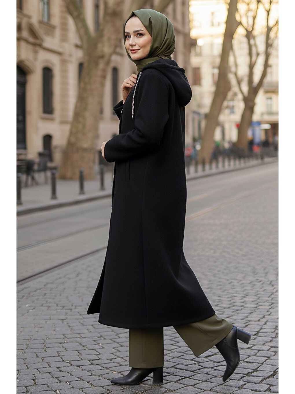 Düğmeli Zincir Detaylı Kaşe Kaban Siyah - 28040-SIYAH-2