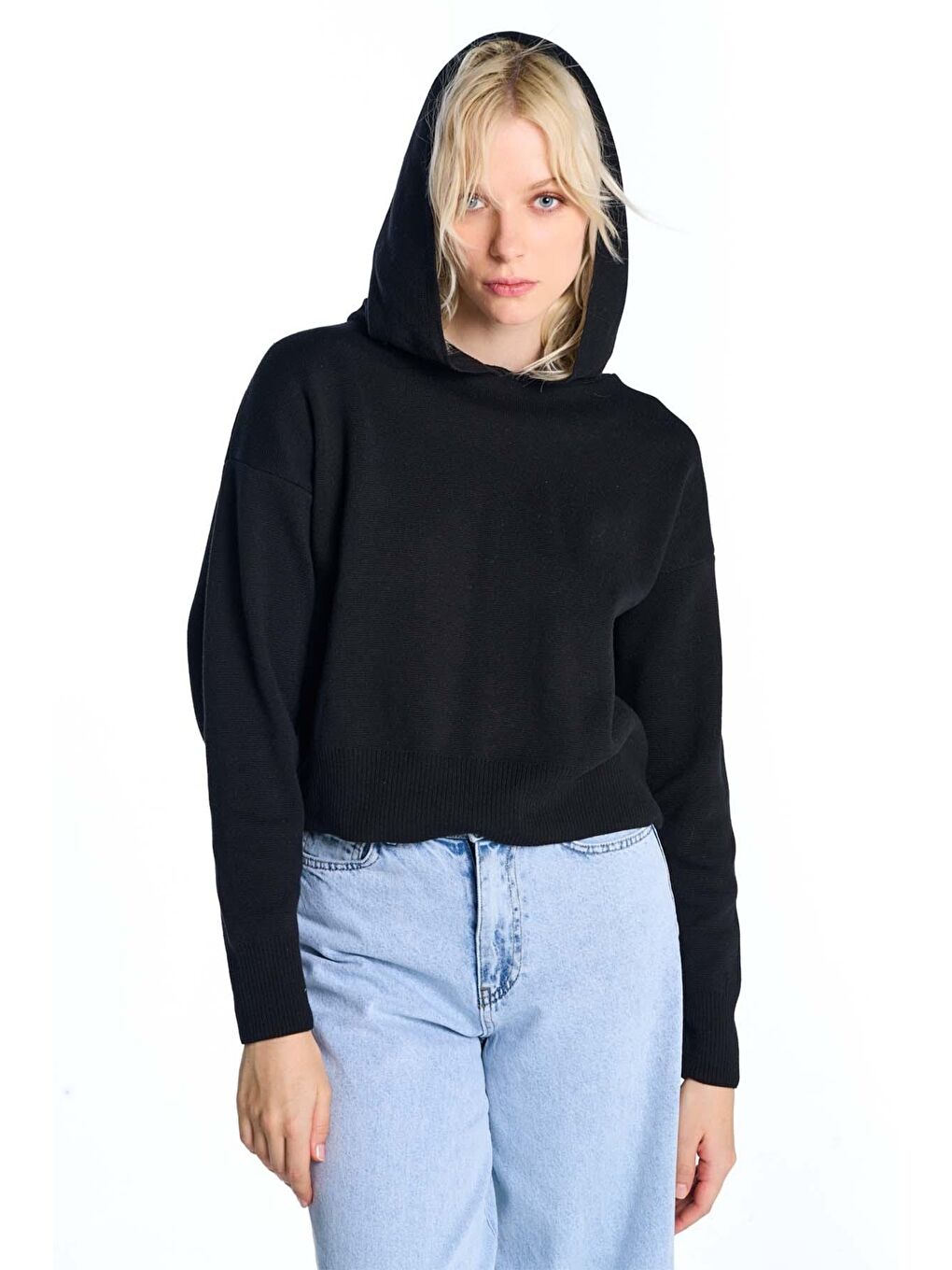 Siyah Kapüşonlu Triko Sweatshirt-1