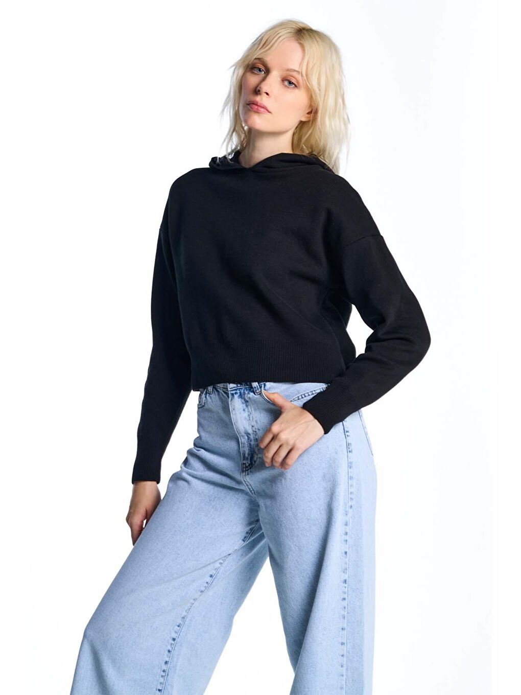 Siyah Kapüşonlu Triko Sweatshirt-2