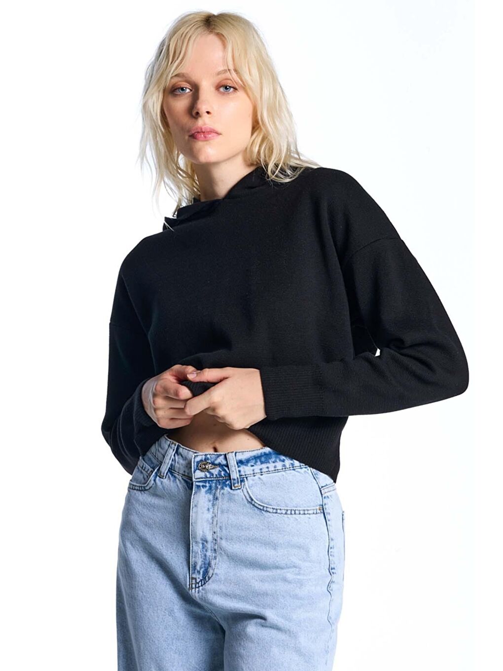 Siyah Kapüşonlu Triko Sweatshirt-3