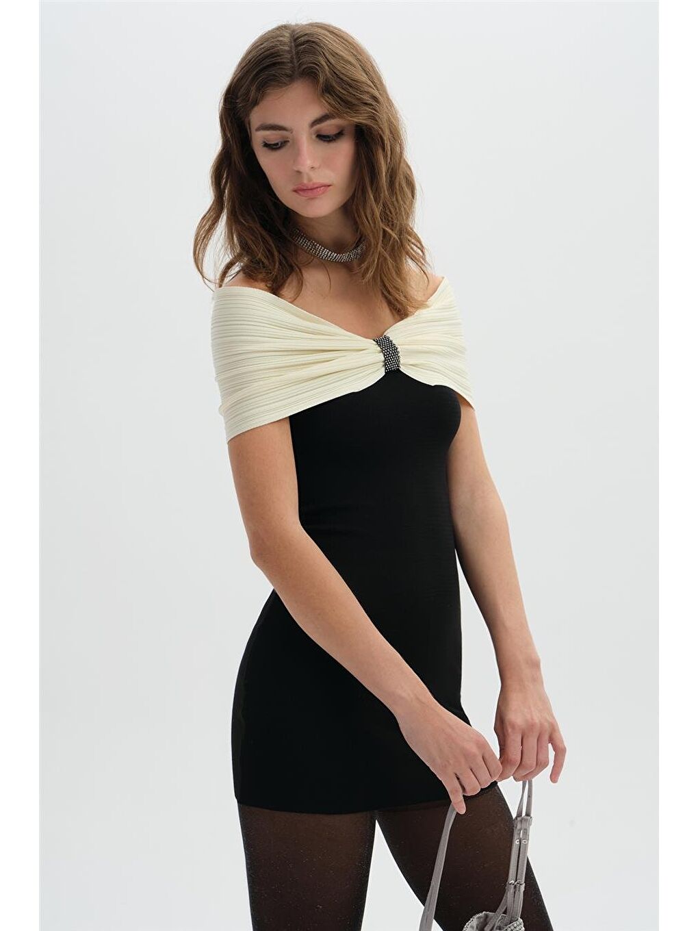 Siyah Fiyonk Omuz Detaylı Triko Elbise-2