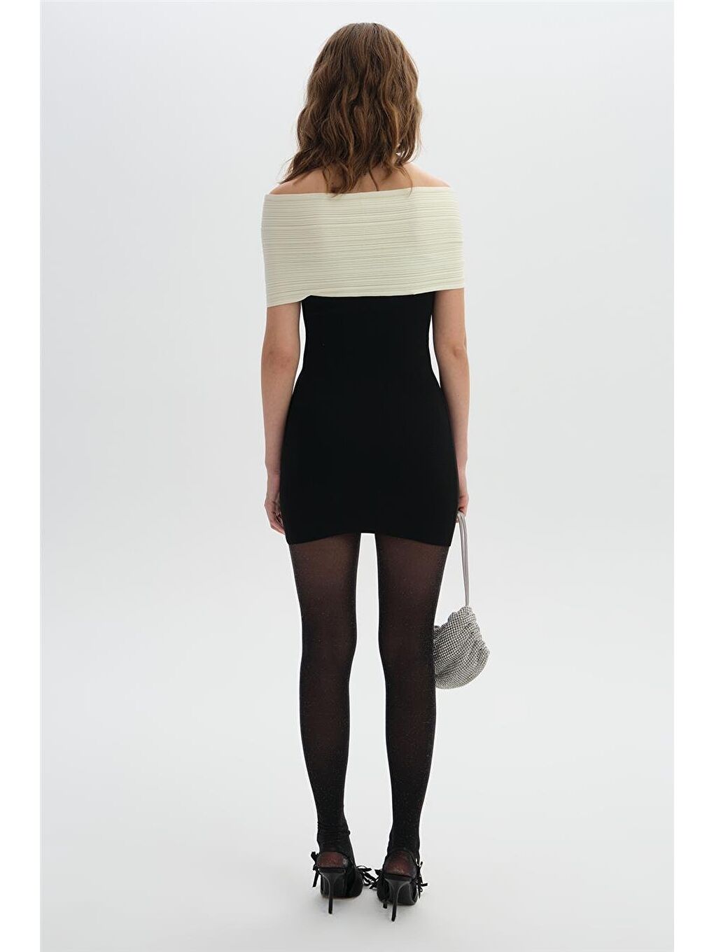 Siyah Fiyonk Omuz Detaylı Triko Elbise-4