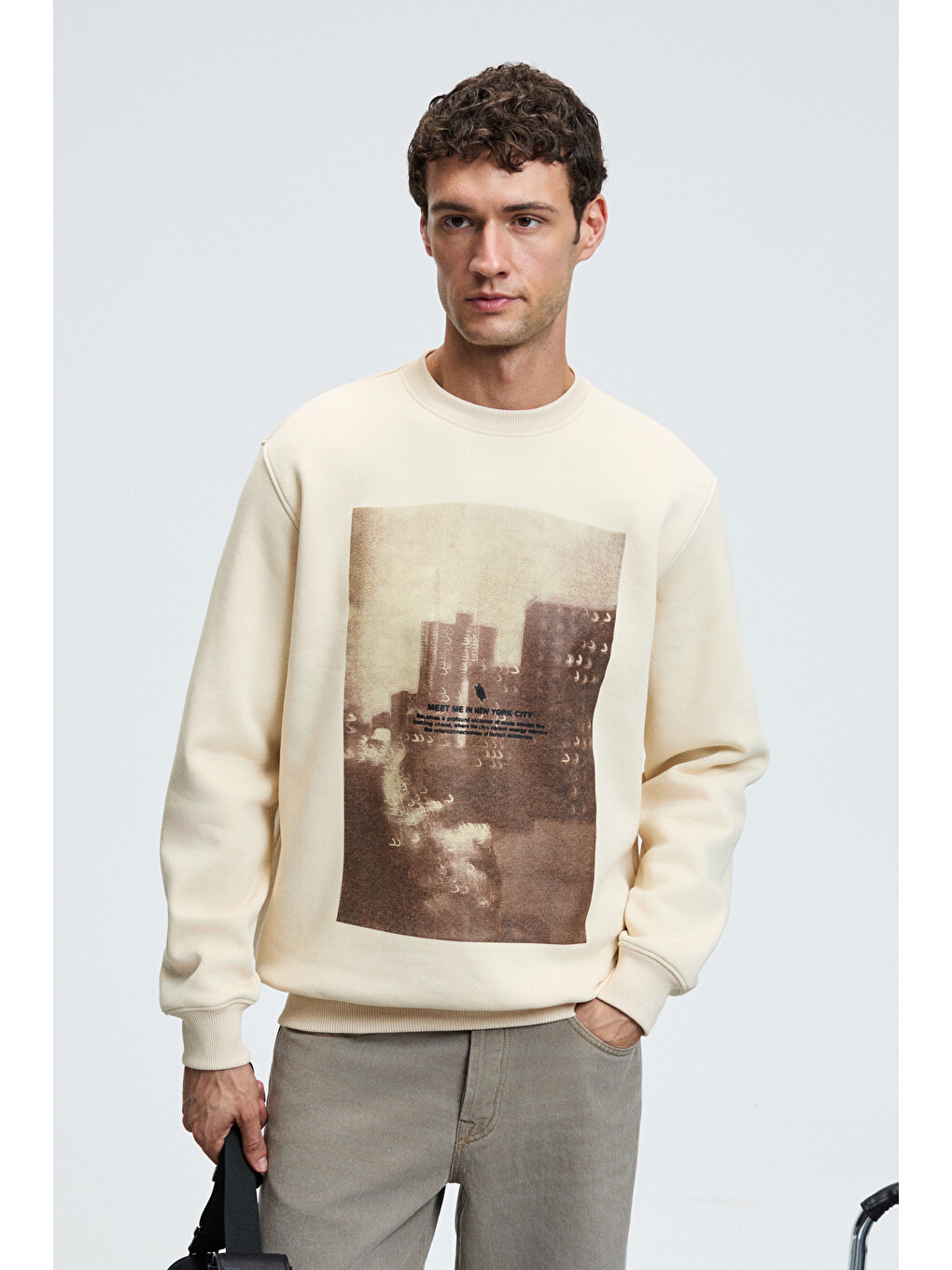 Alarıc Erkek Yuvarlak Yaka Önü Baskılı Regular Fit Ekru Sweatshirt-1