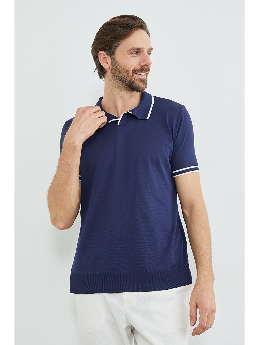 Lacivert Yaka Ve Kol Çizgili Apaş Yaka Triko Tişört-2