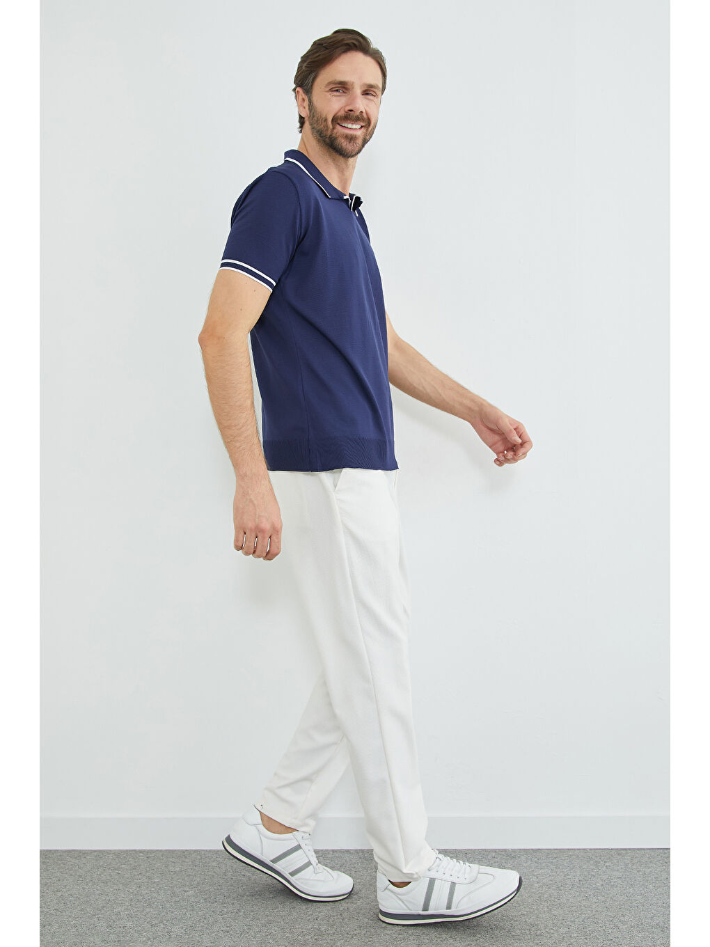 Lacivert Yaka Ve Kol Çizgili Apaş Yaka Triko Tişört-4