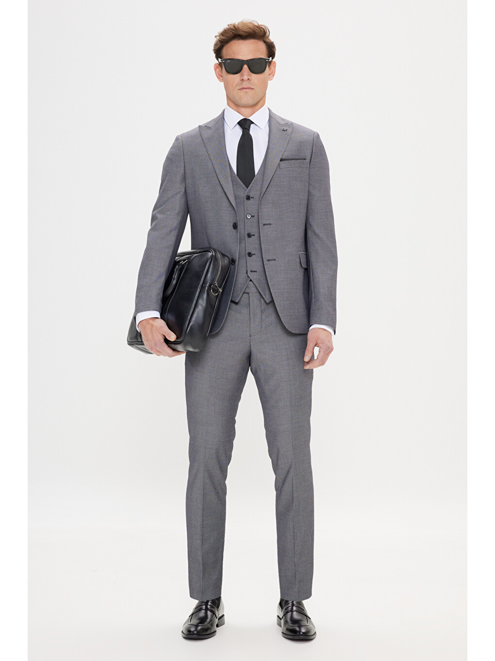 Erkek Gri-siyah Slim Fit Kırlangıç Yaka Desenli Yelekli Takım Elbise-1
