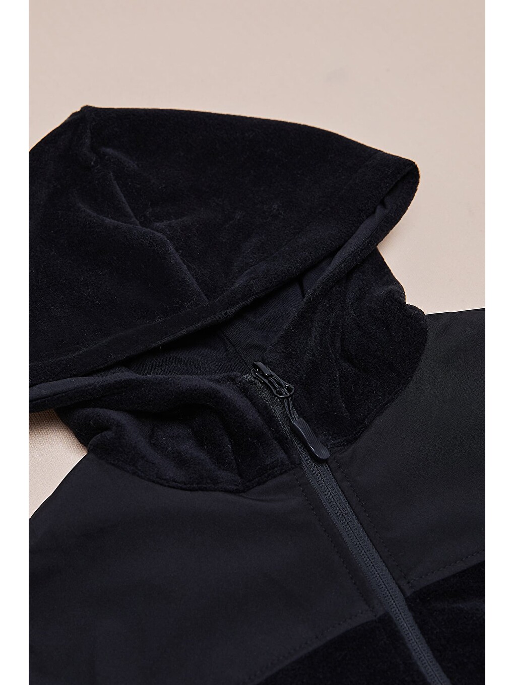 Siyah Paraşüt Kumaş Detaylı Kapüşonlu Polar Erkek Çocuk Sweatshirt-3