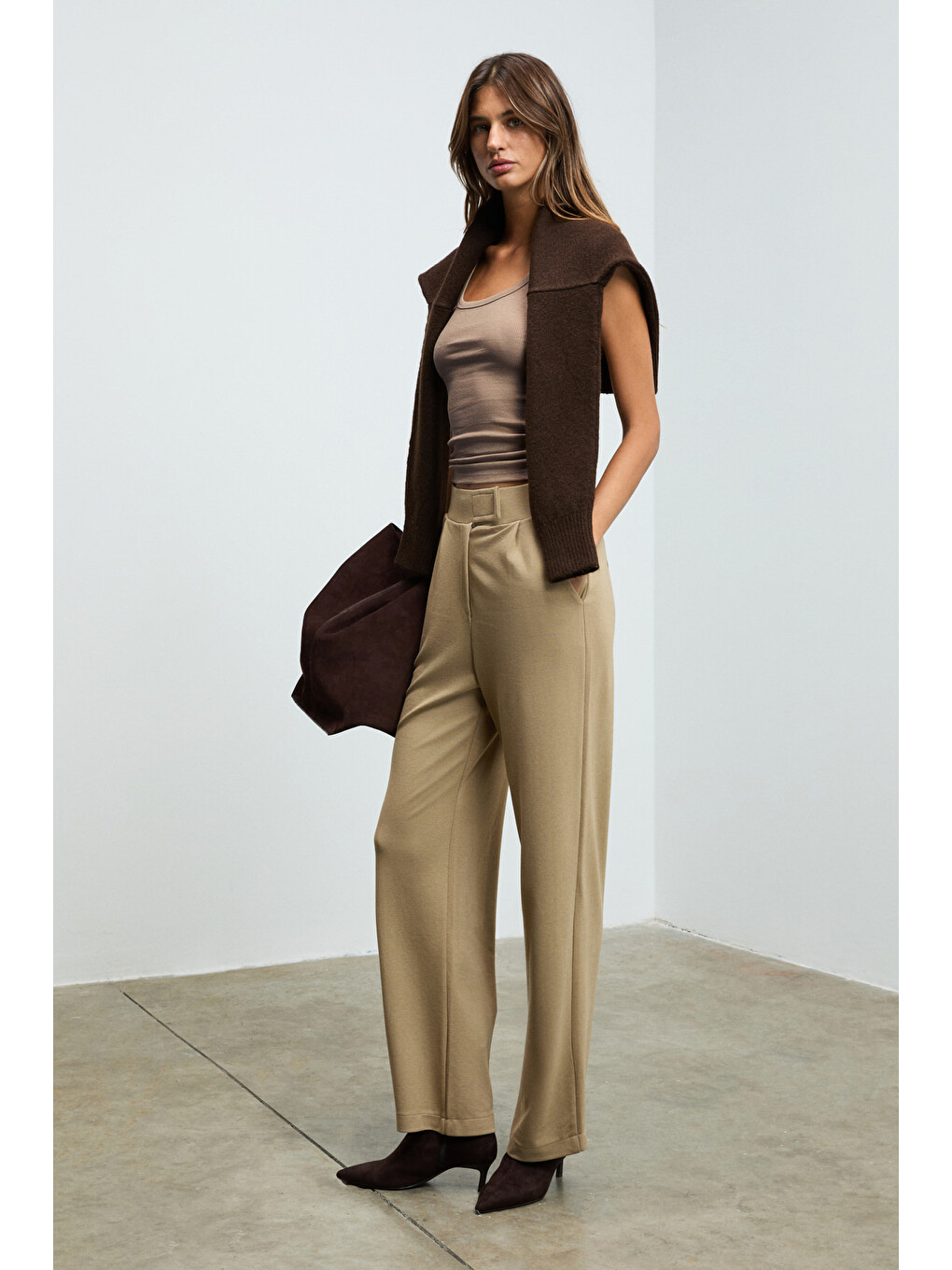 Kahverengi Lıllesol Kadın Fitilli Görünümlü Slim Fit Vücuda Oturan Havuz Yakalı Pamuklu Basic Koyu Vizon Atlet-1