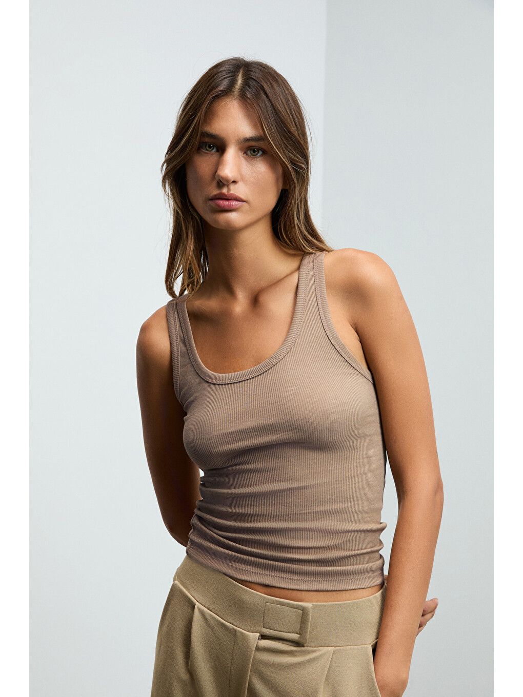 Kahverengi Lıllesol Kadın Fitilli Görünümlü Slim Fit Vücuda Oturan Havuz Yakalı Pamuklu Basic Koyu Vizon Atlet-2