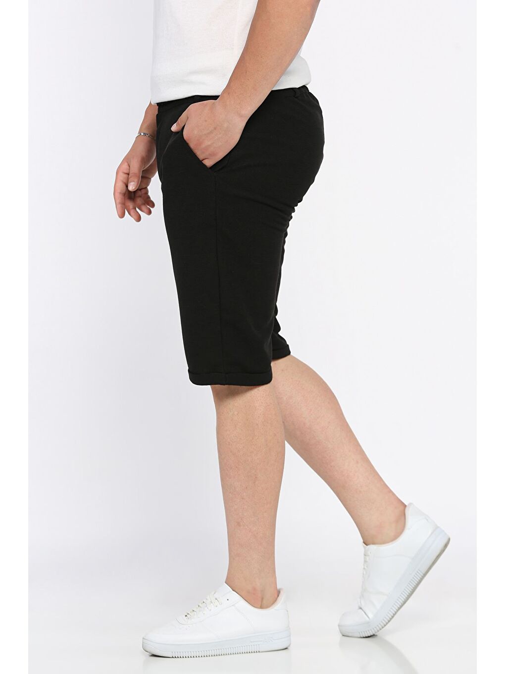 Siyah Erkek Bel Lastikli Ve Bağlamalı Duble Paça Şort-1