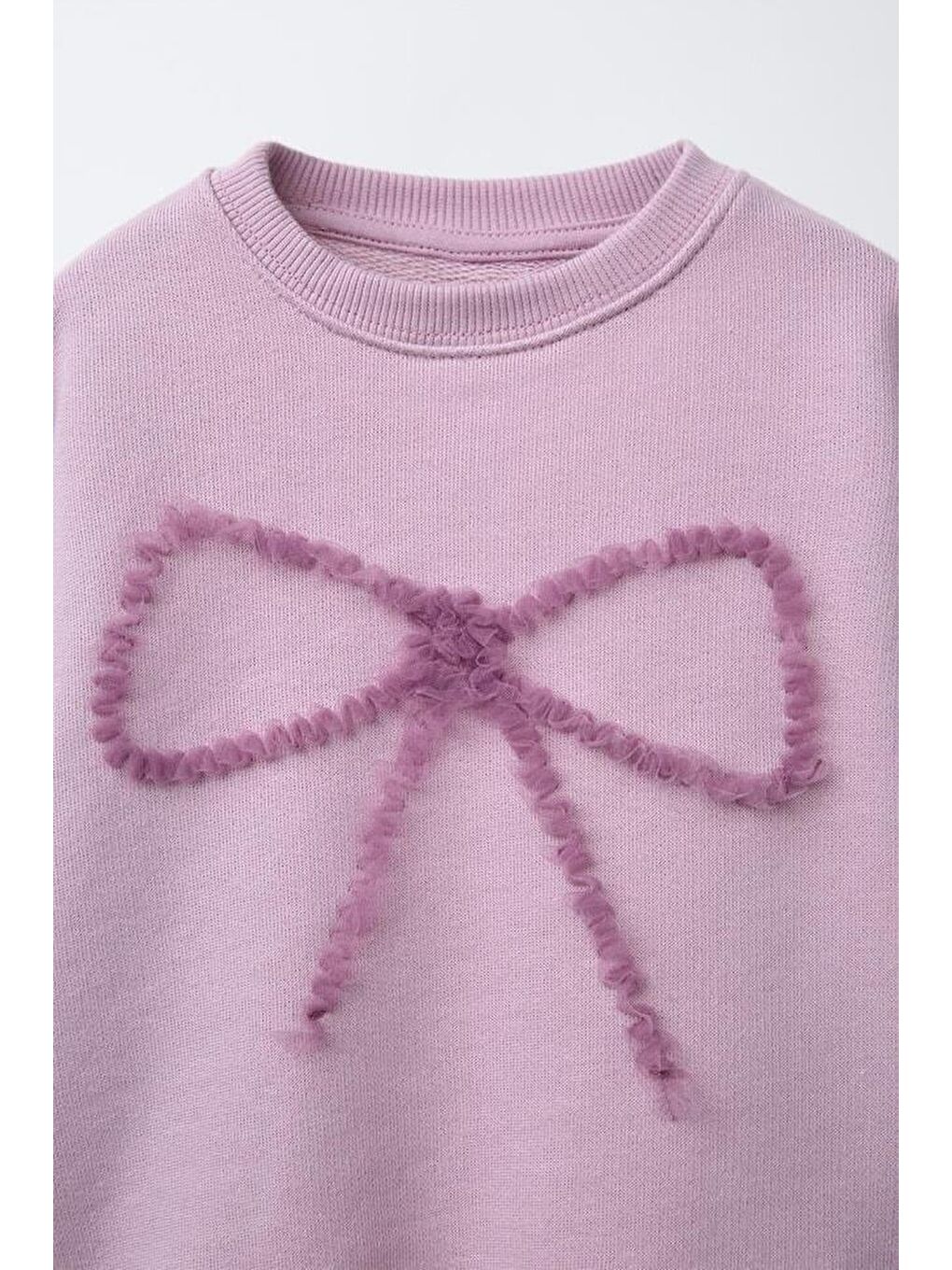 Beyaz Kız Çocuk Pamuklu Pembe Fiyonk Nakışlı Sweatshirt Ve Desenli Jean Pantolon Takım-4