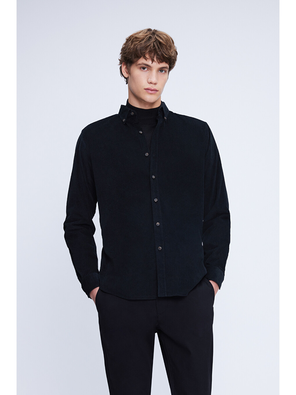 Siyah Slim Fit 100% Pamuklu Düğmeli Yaka Uzun Kollu Klasik Gömlek