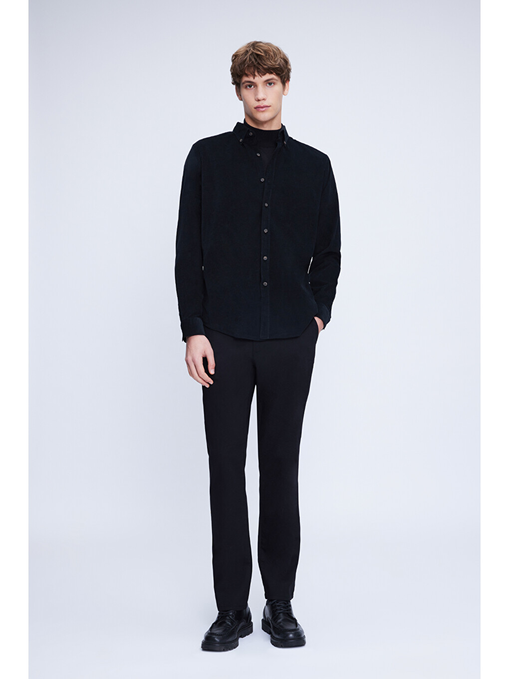 Siyah Slim Fit 100% Pamuklu Düğmeli Yaka Uzun Kollu Klasik Gömlek-1