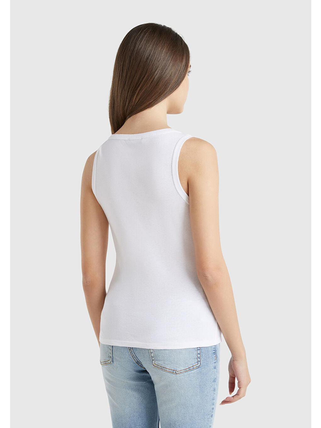 Kadın Beyaz %100 Pamuk Ucu Logo İşlemeli Slim Fit Yuvarlak Yaka Atlet-1