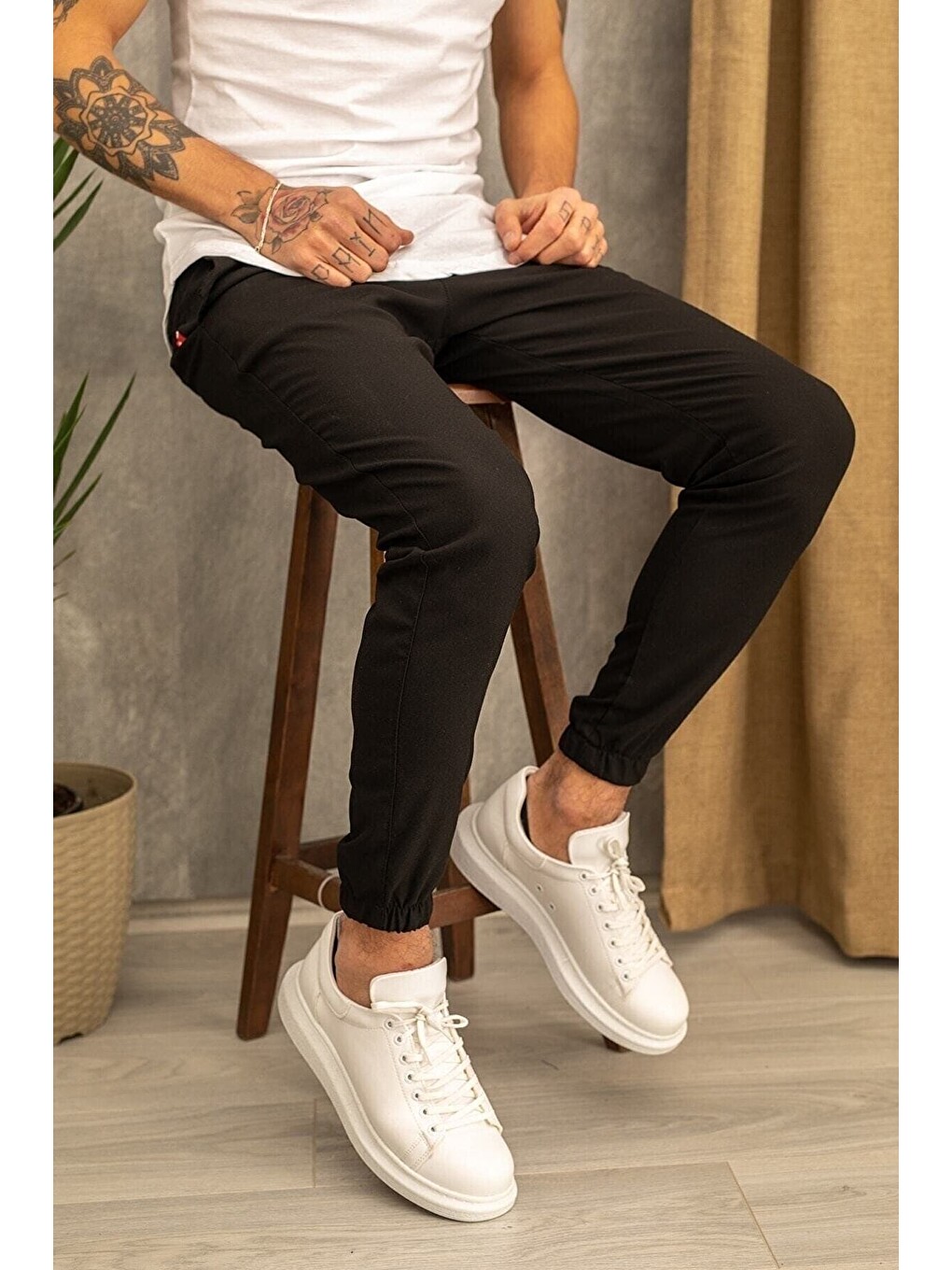 Siyah Erkek Dar Kalıp Lastikli Paça Jogger Pantolon-1