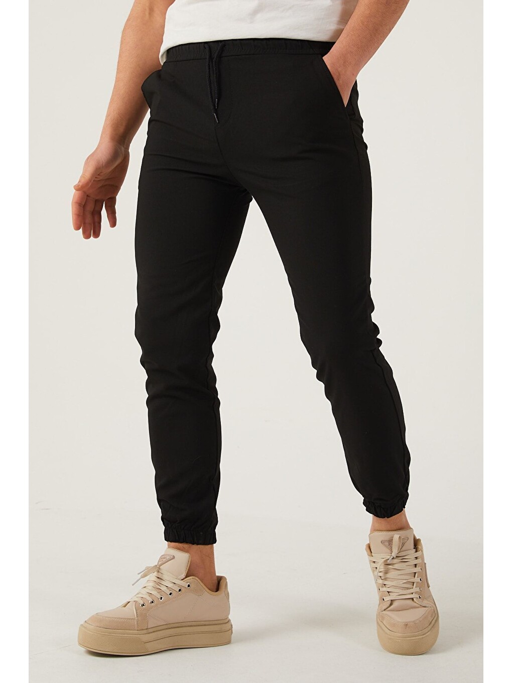 Siyah Erkek Dar Kalıp Lastikli Paça Jogger Pantolon-2