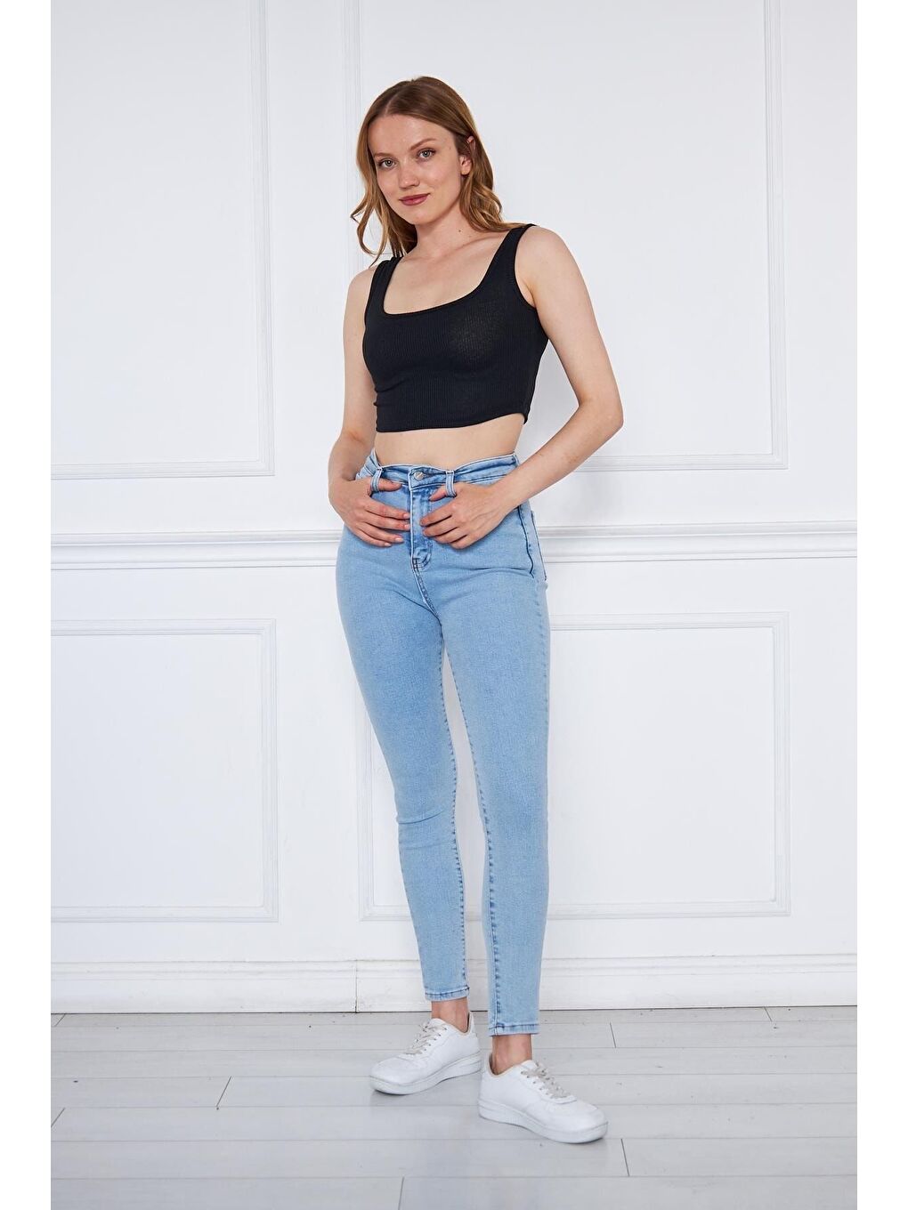 Siyah Kadın Askılı Crop Top Bluz-4