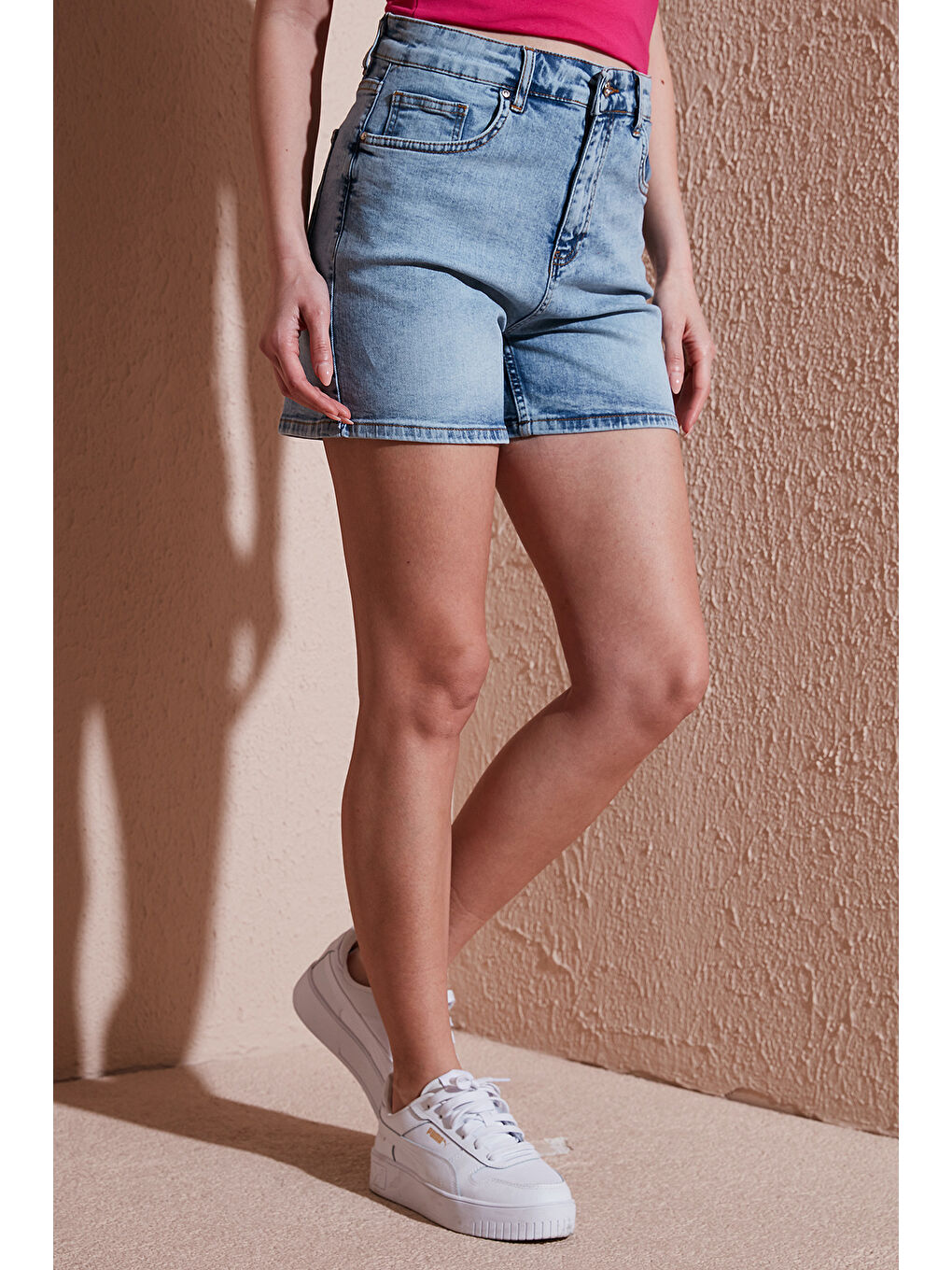 Mavi Streç Pamuklu Mom Fit Yüksek Bel Mini Kadın Jean Short 25Y0188K1-2