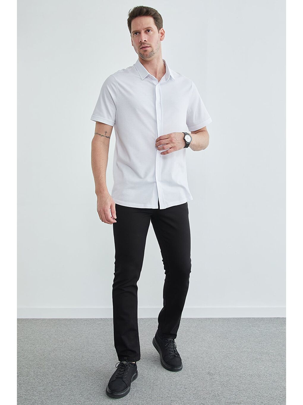 Beyaz Basic Düğmeli Kısa Kol Gömlek-2