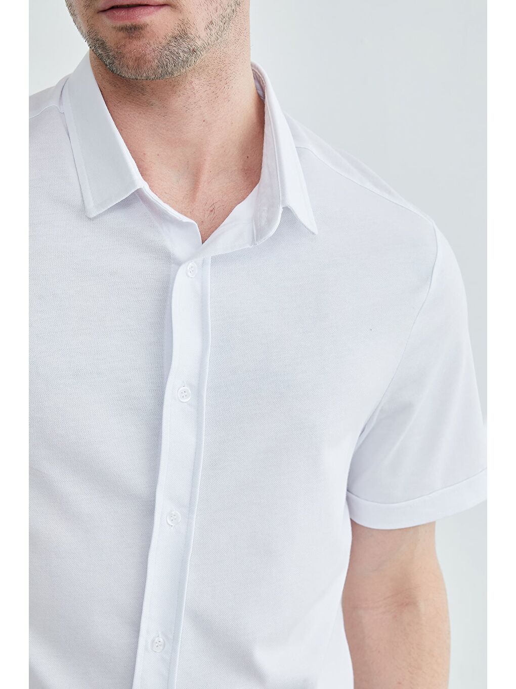 Beyaz Basic Düğmeli Kısa Kol Gömlek-4