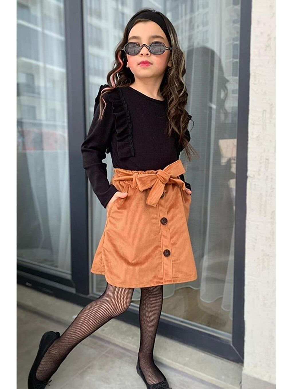 Kız Çocuk New Fırfırlı ve Çift Cepli Önü Düğme Detaylı Siyah Kadife Etekli Takım-2