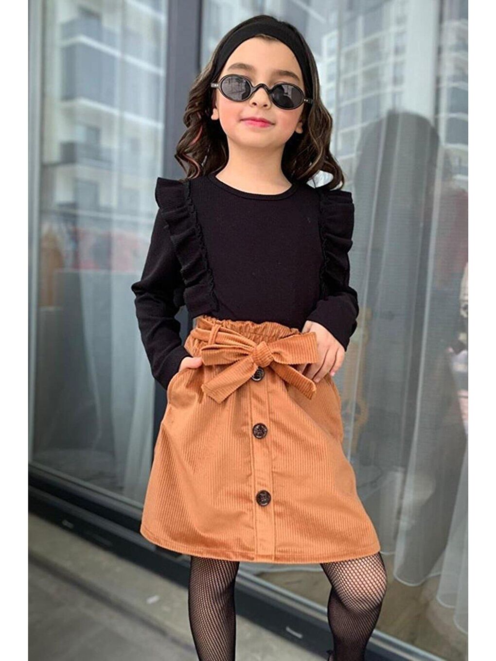 Kız Çocuk New Fırfırlı ve Çift Cepli Önü Düğme Detaylı Siyah Kadife Etekli Takım-3